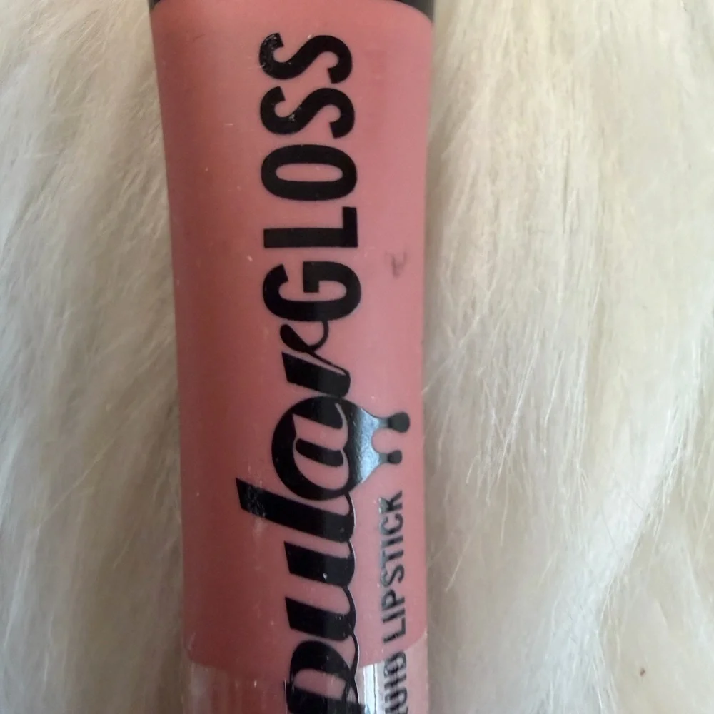 🩷5/$10 J2 Beauty Gloss Lipstick - Pink
